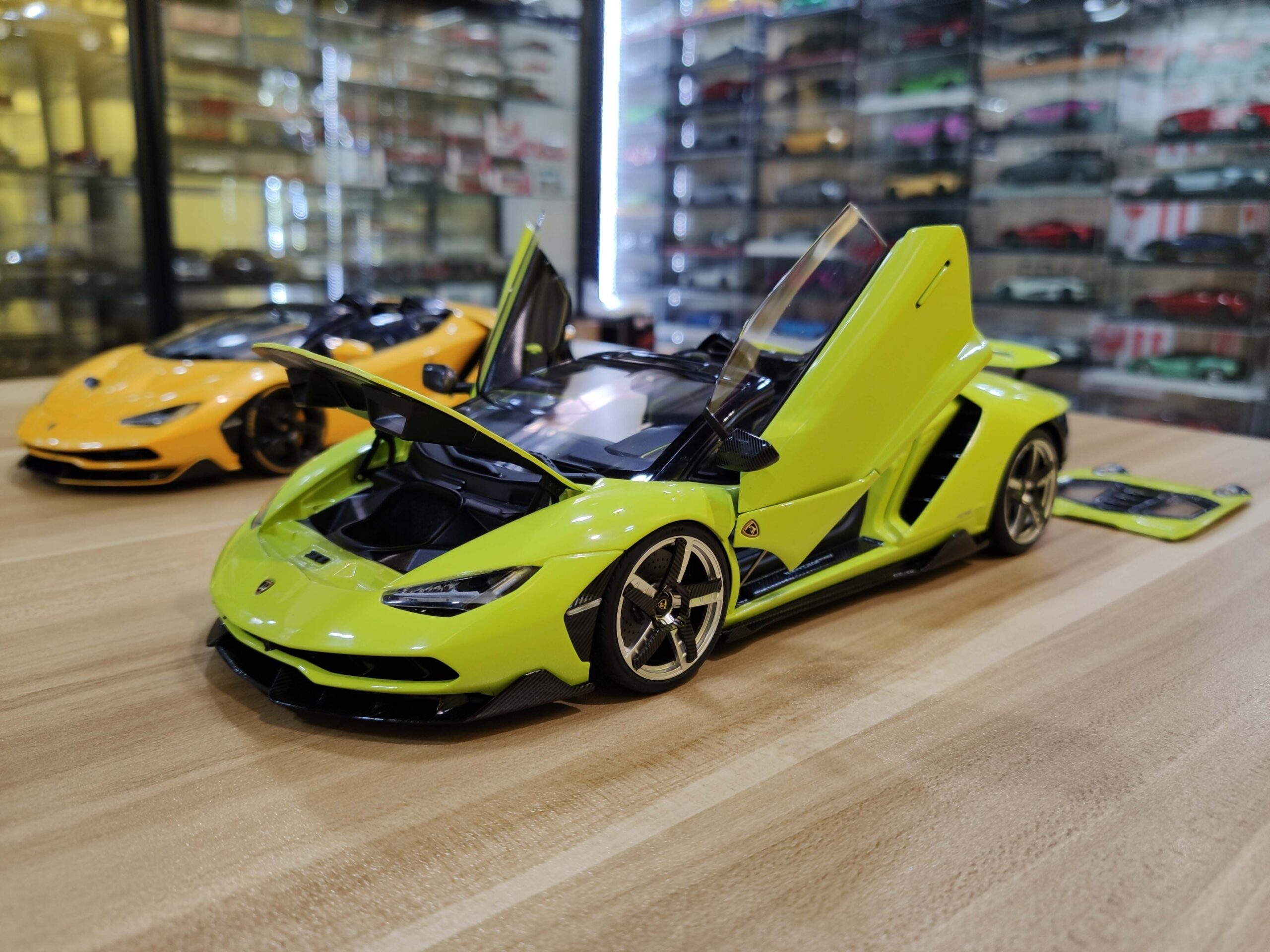 Lamborghini Centenario Roadster 1:18 AUTOart ( Green ) -