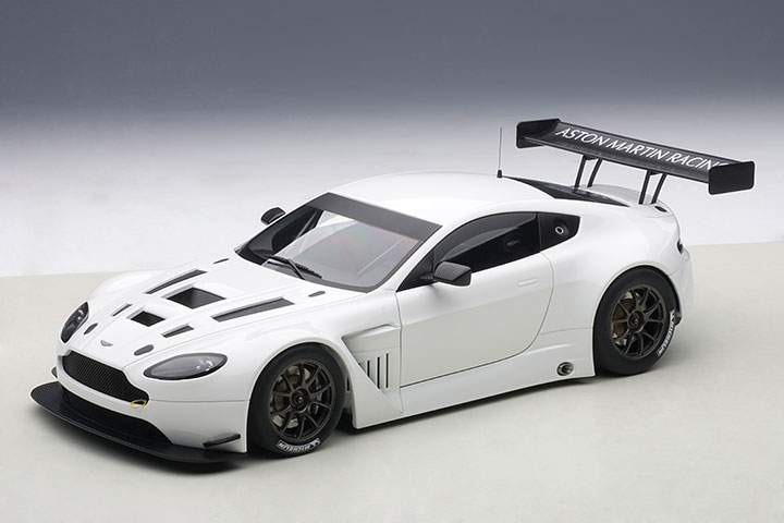AUTOart 1:18 Aston Martin Vantage V12 GT3 Année 2013 Blanc 81307 modèle