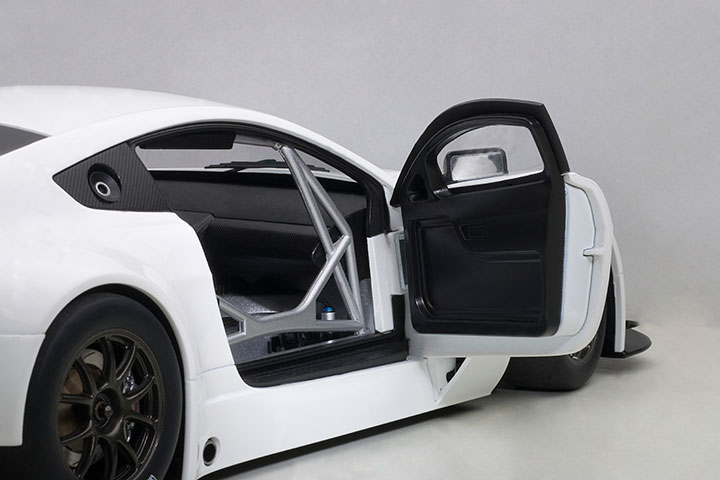 AUTOART ÉCHELLE 1/18 Aston Martin Vantage V12 GT3 blanc moulé sous pression jouet modèle de