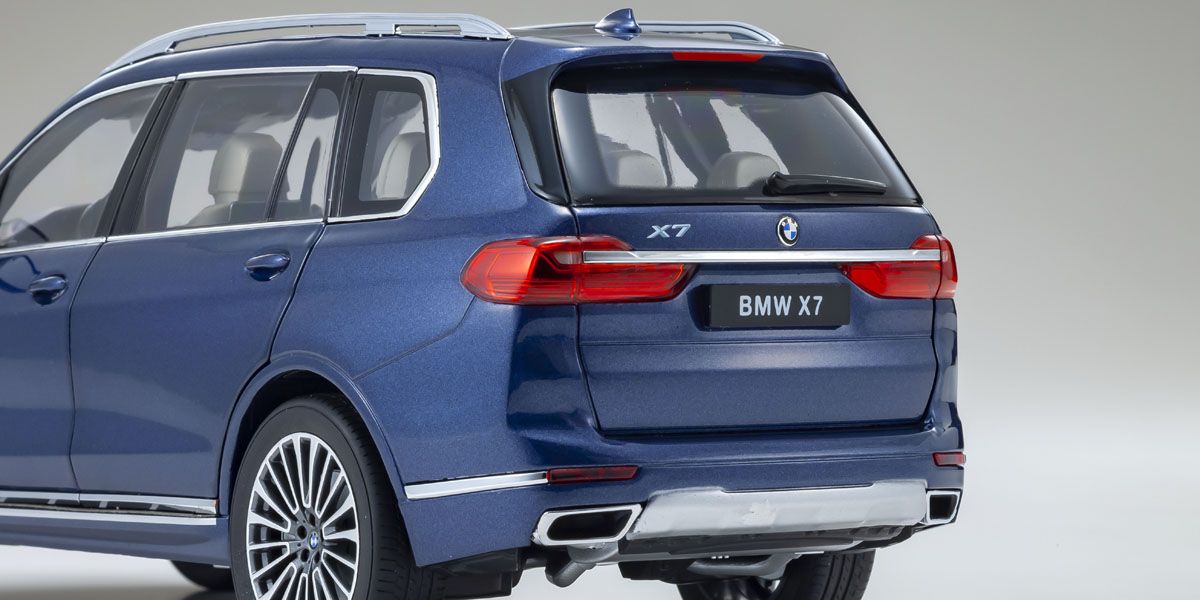 BMW X7 Kyosho (6)