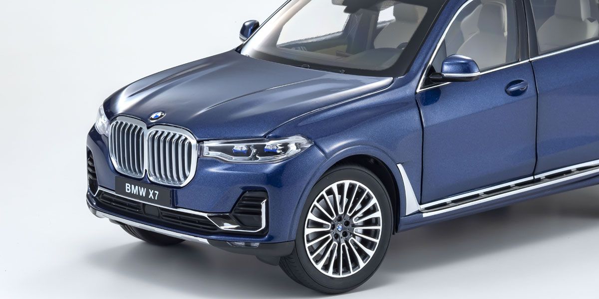 BMW X7 Kyosho (7)