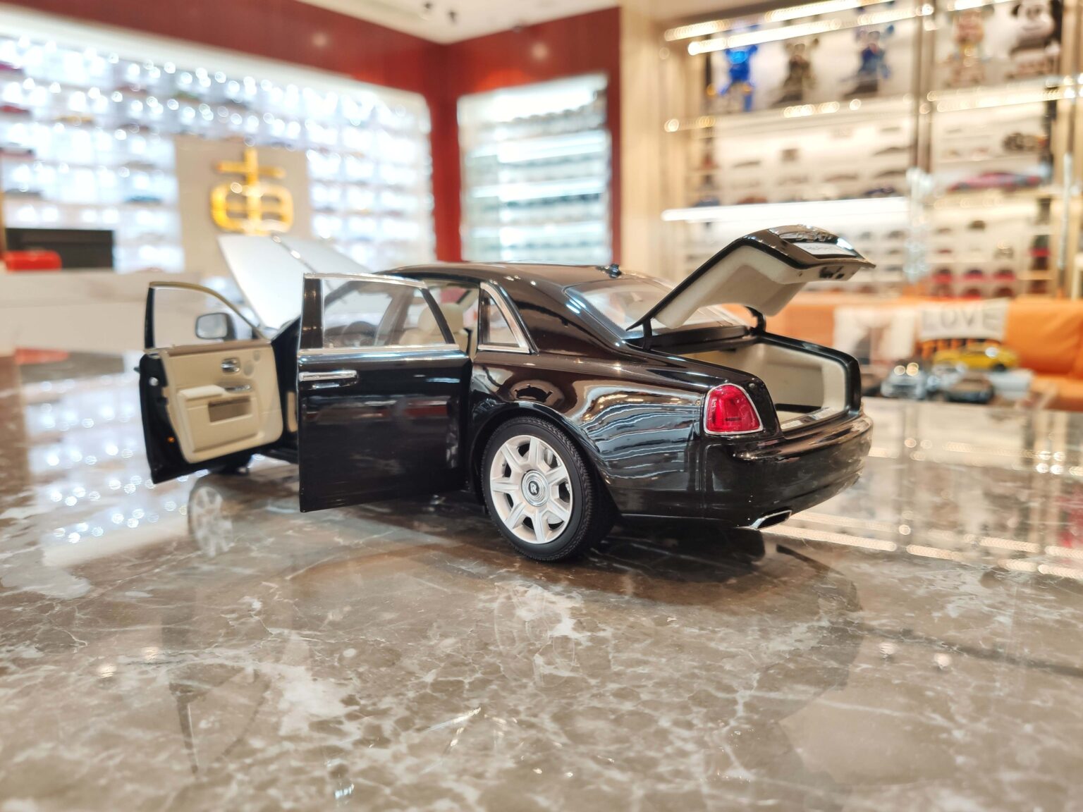 Xe Mô Hình Rolls-Royce Ghost Arktic 1:18 Kyosho ( Đen / Xanh ) – Shop