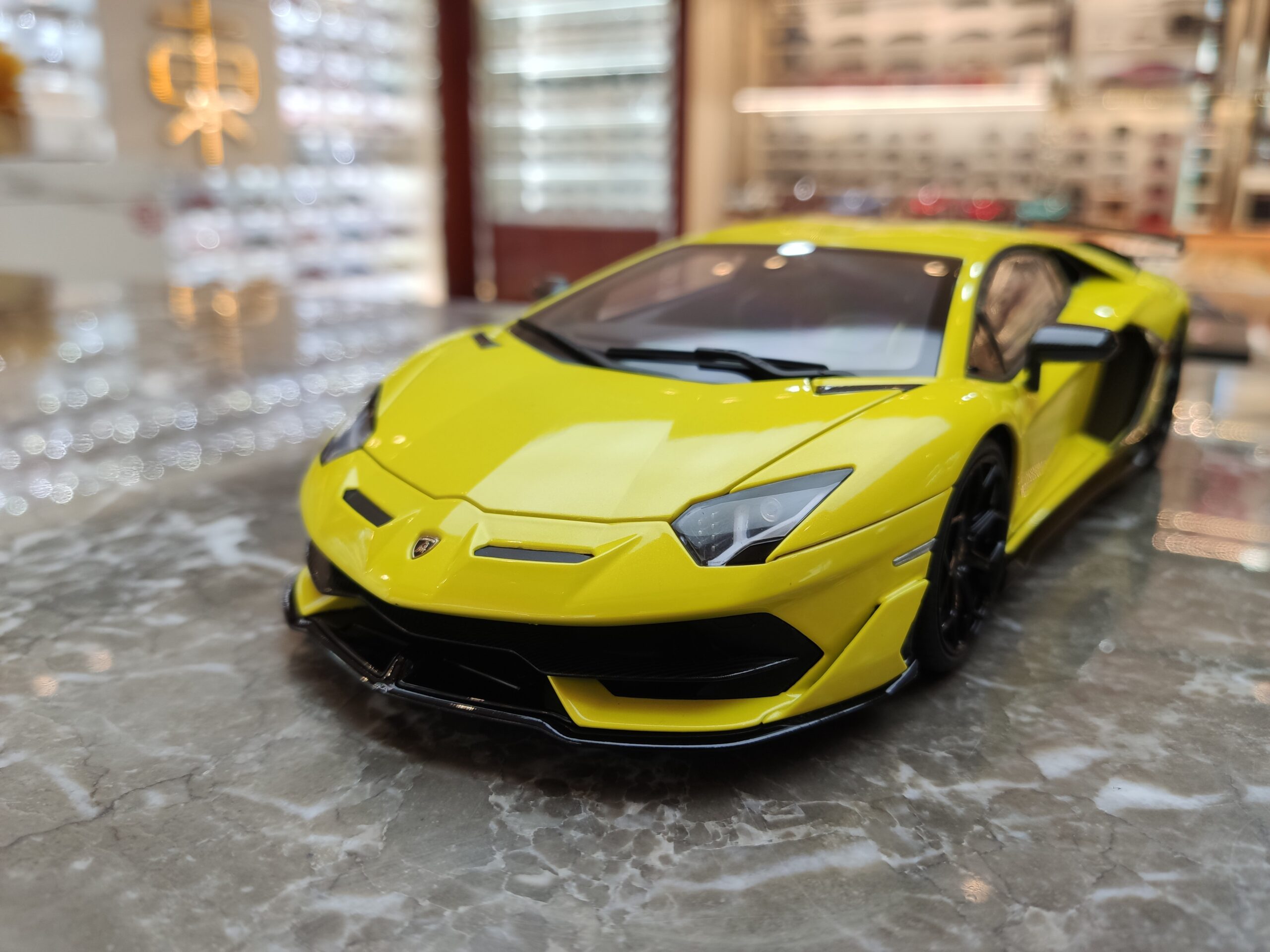 Lamborghini Aventador SVJ 1-18 AUTOart (14)