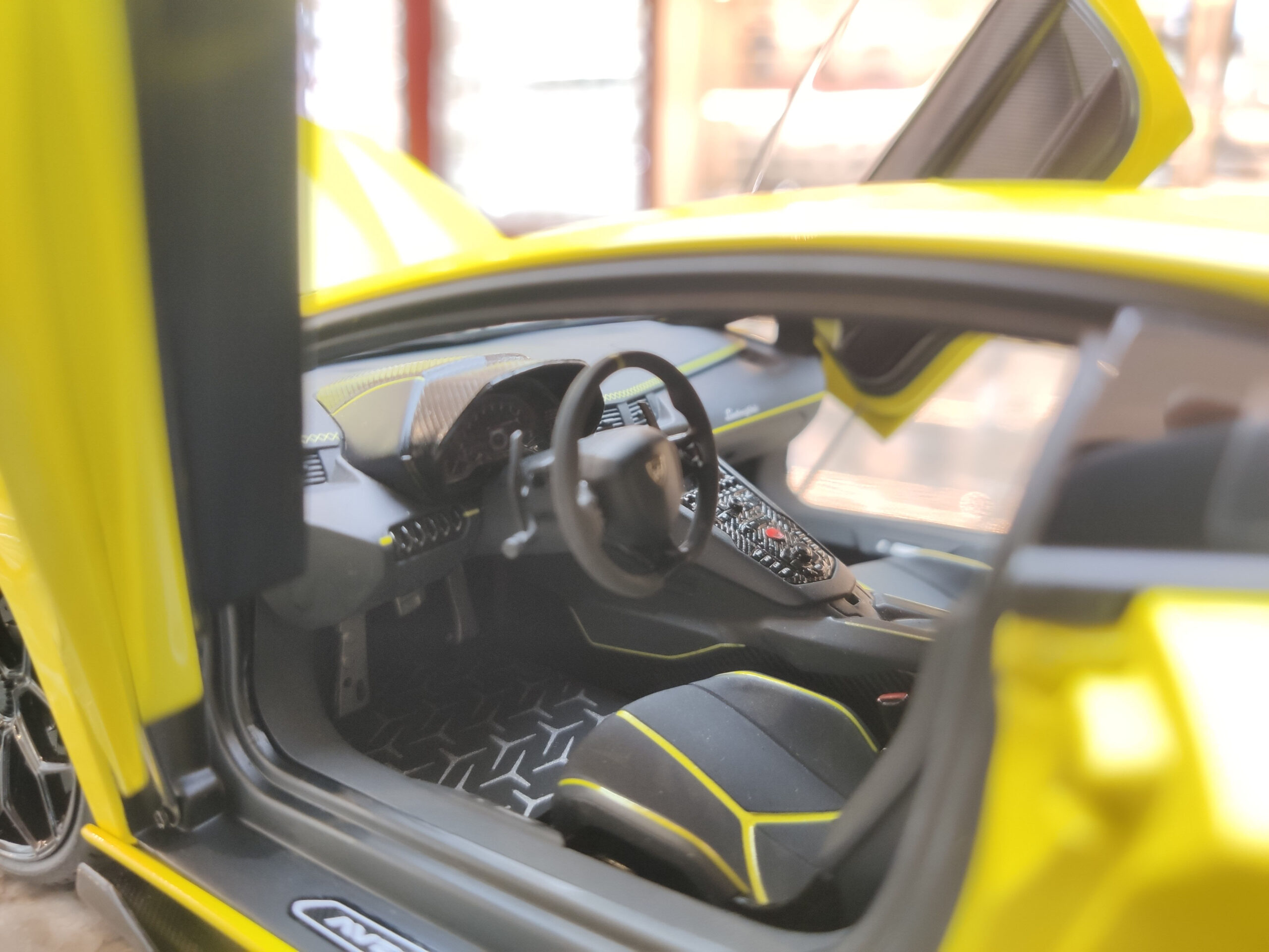 Lamborghini Aventador SVJ 1-18 AUTOart (4)