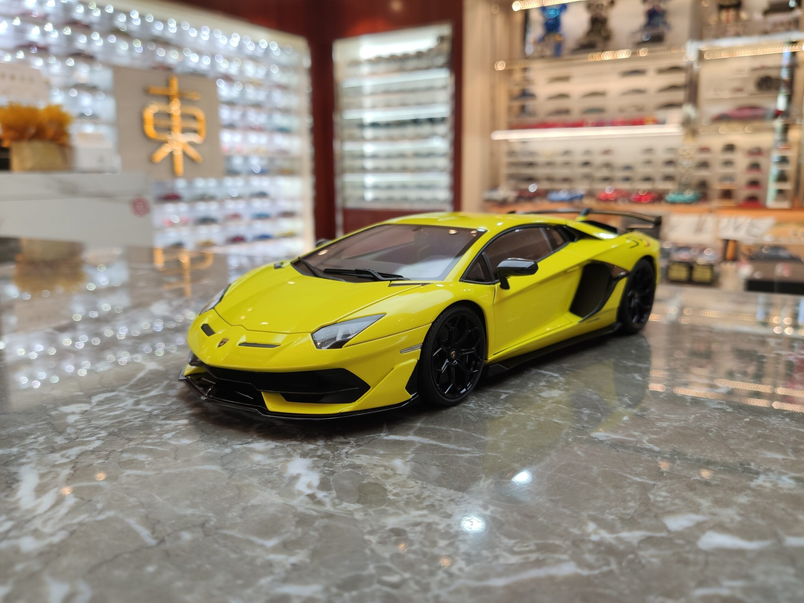 Lamborghini Aventador SVJ 1-18 AUTOart (8)