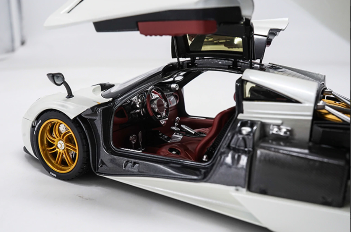 Pagani Huyara GTautos 1-18 (2)