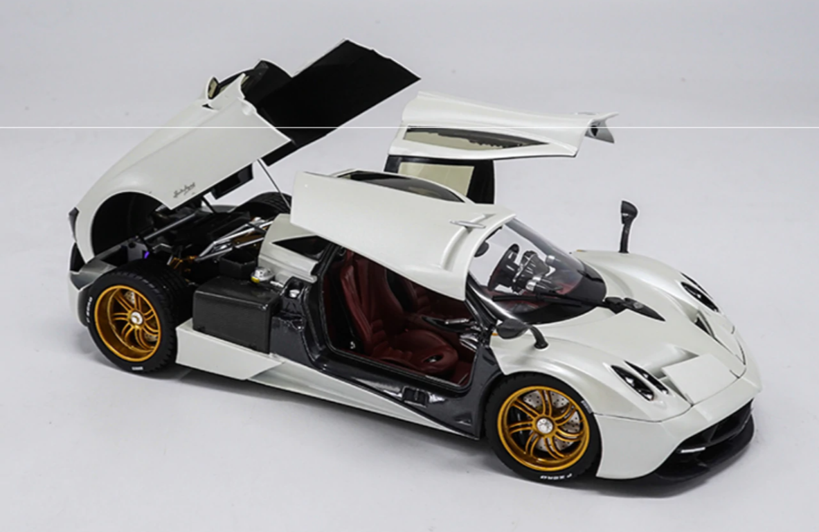 Pagani Huyara GTautos 1-18 (6)