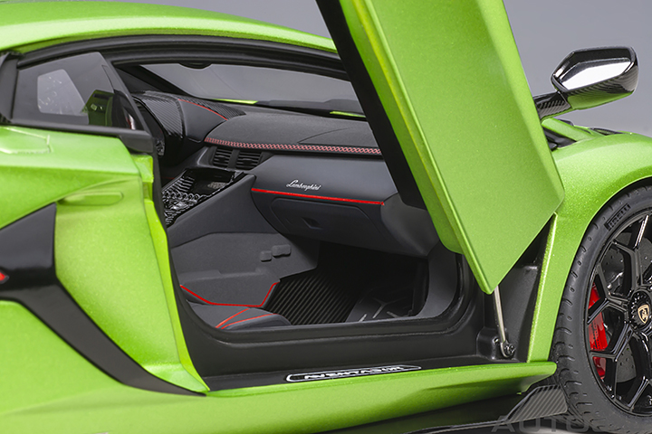 Lamborghini Aventador SVJ 1-18 AUTOart (10)