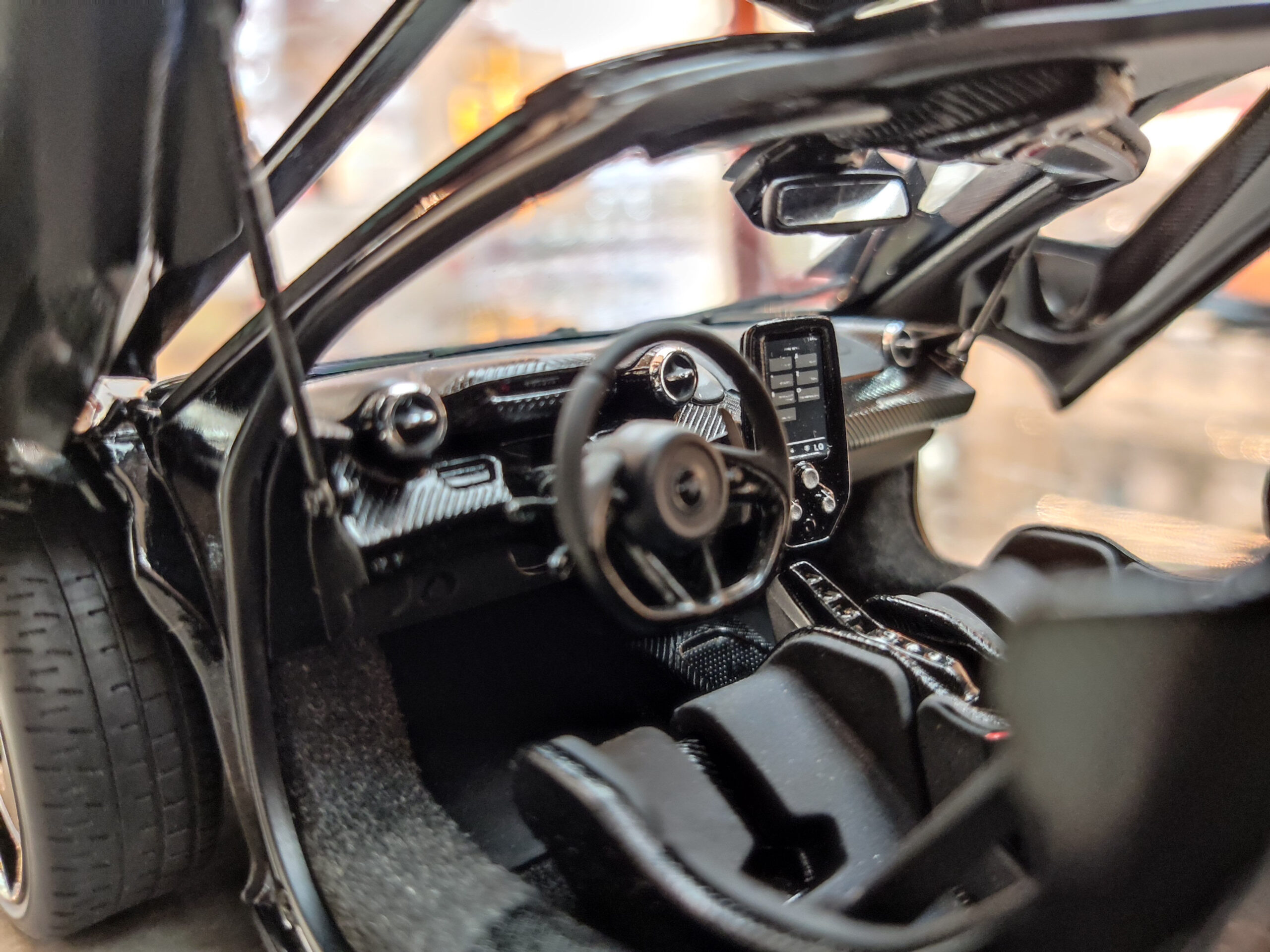 McLaren Senna 1-18 AUTOart (10)