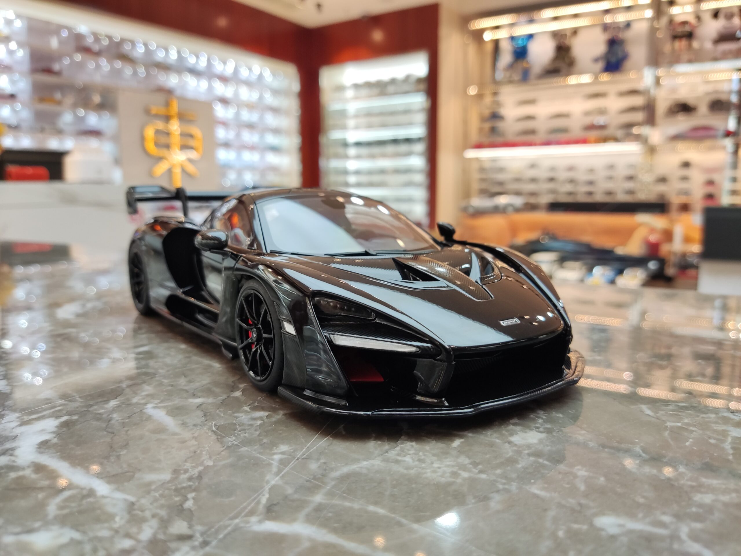 McLaren Senna 1-18 AUTOart (15)