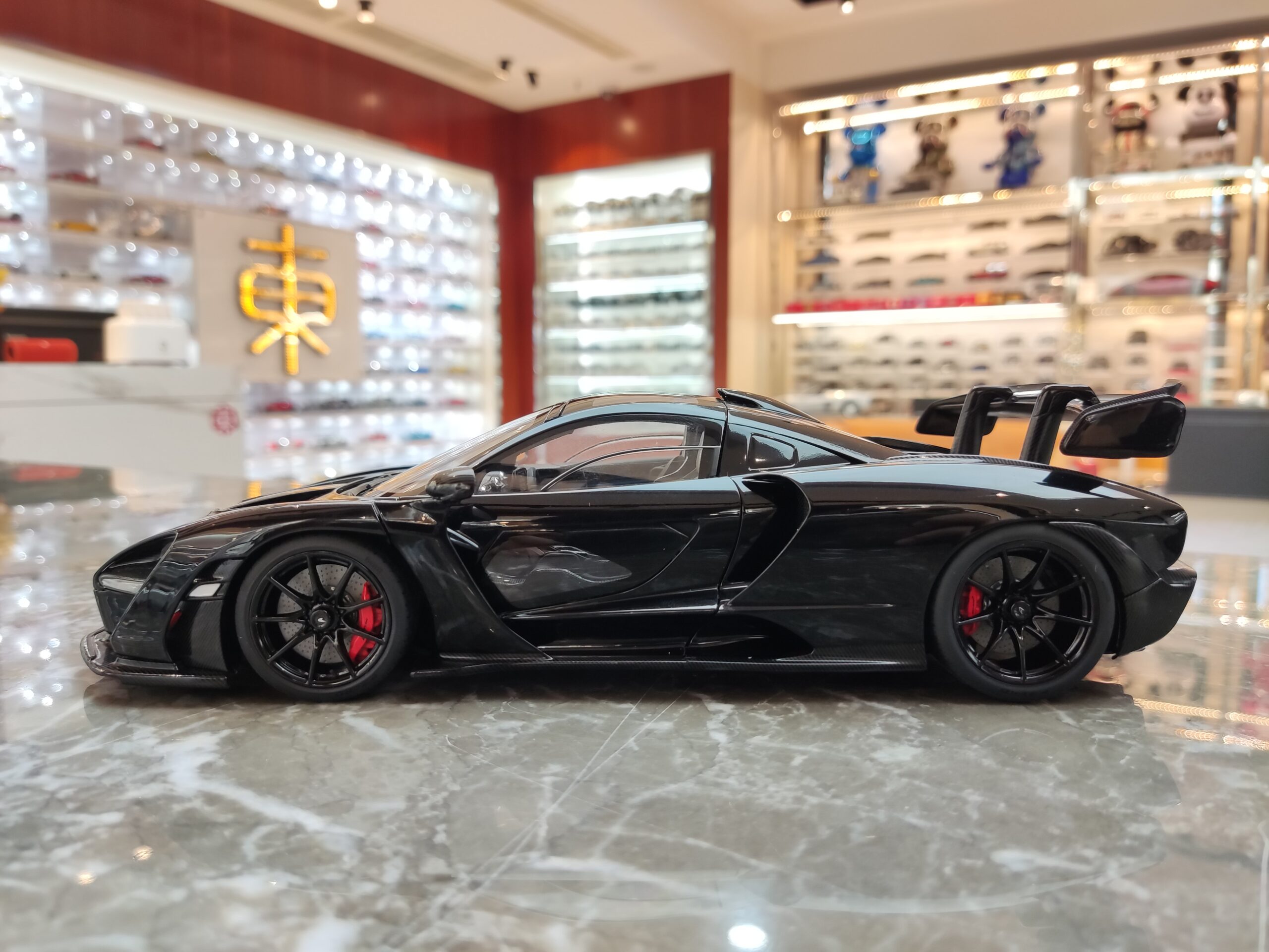 McLaren Senna 1-18 AUTOart (5)