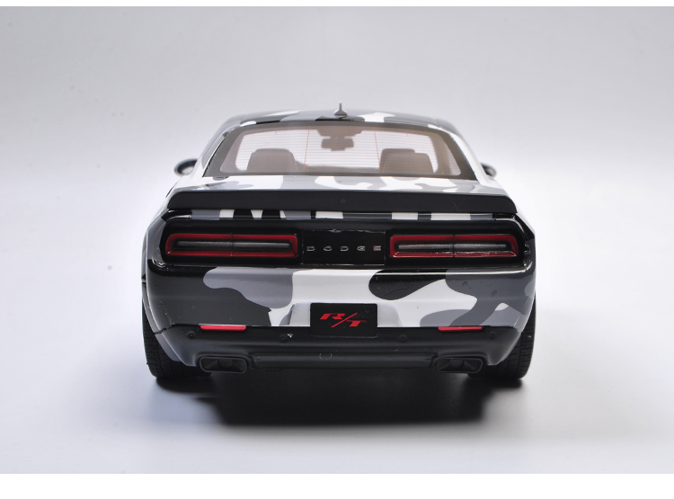 Dodge Challenger RT 1-18 GT Spirit (4)