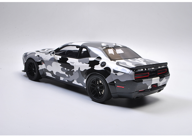 Dodge Challenger RT 1-18 GT Spirit (7)