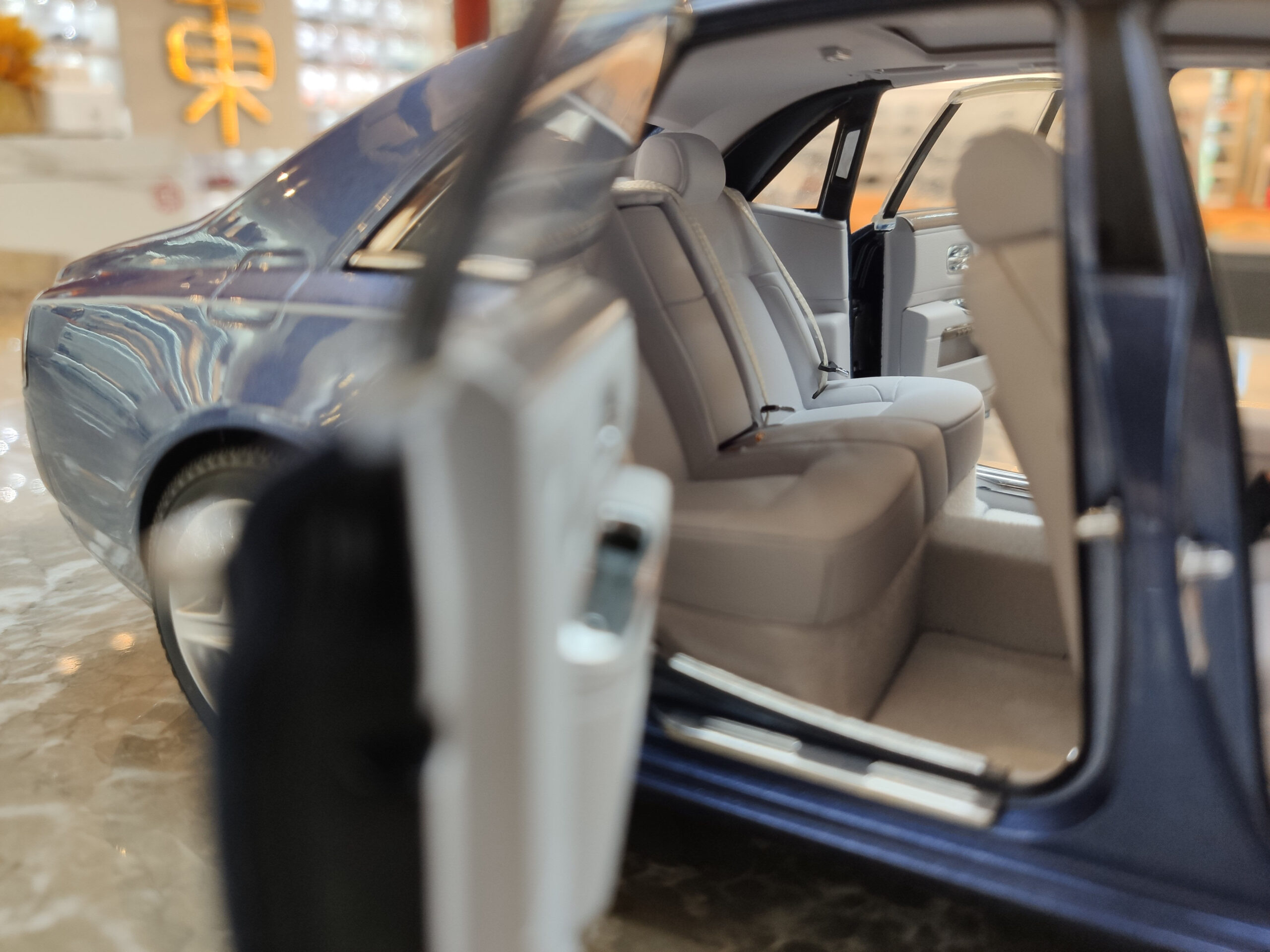 Rolls-Royce Ghost 1-18 Kyosho (6)