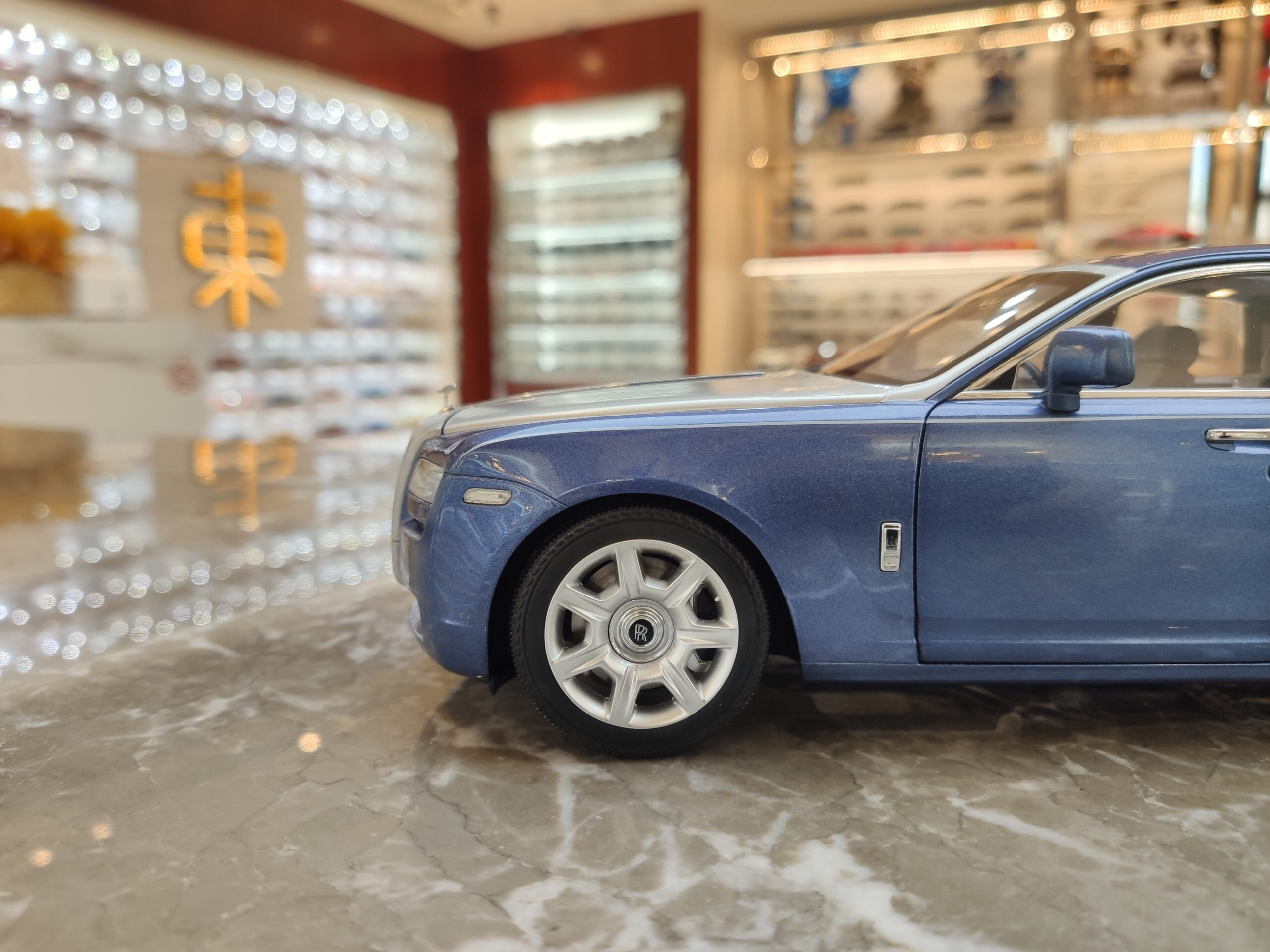 Rolls-Royce Ghost 1-18 Kyosho (7)