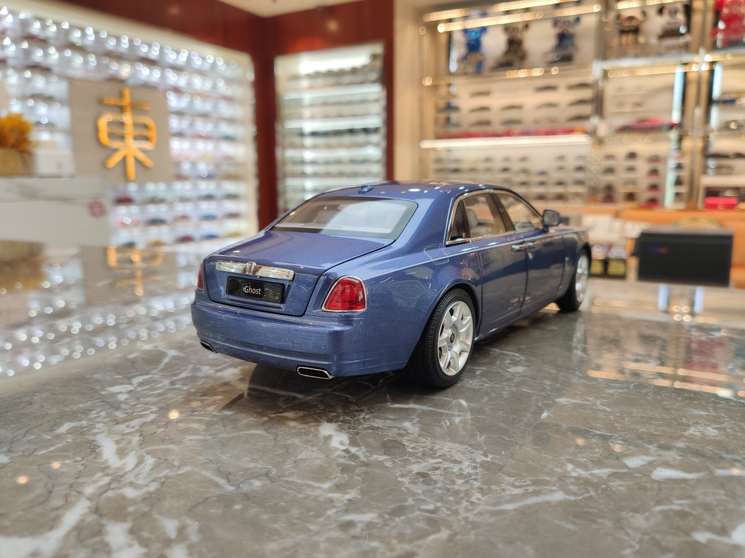 Rolls-Royce Ghost 1-18 Kyosho (9)