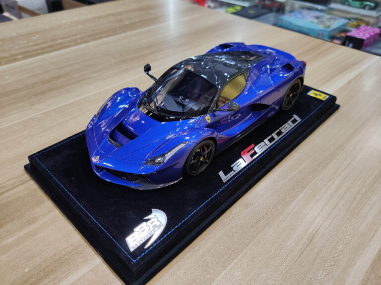 Ferrari Laferrari Rafa 1:18 BBR model ( Blue ) -