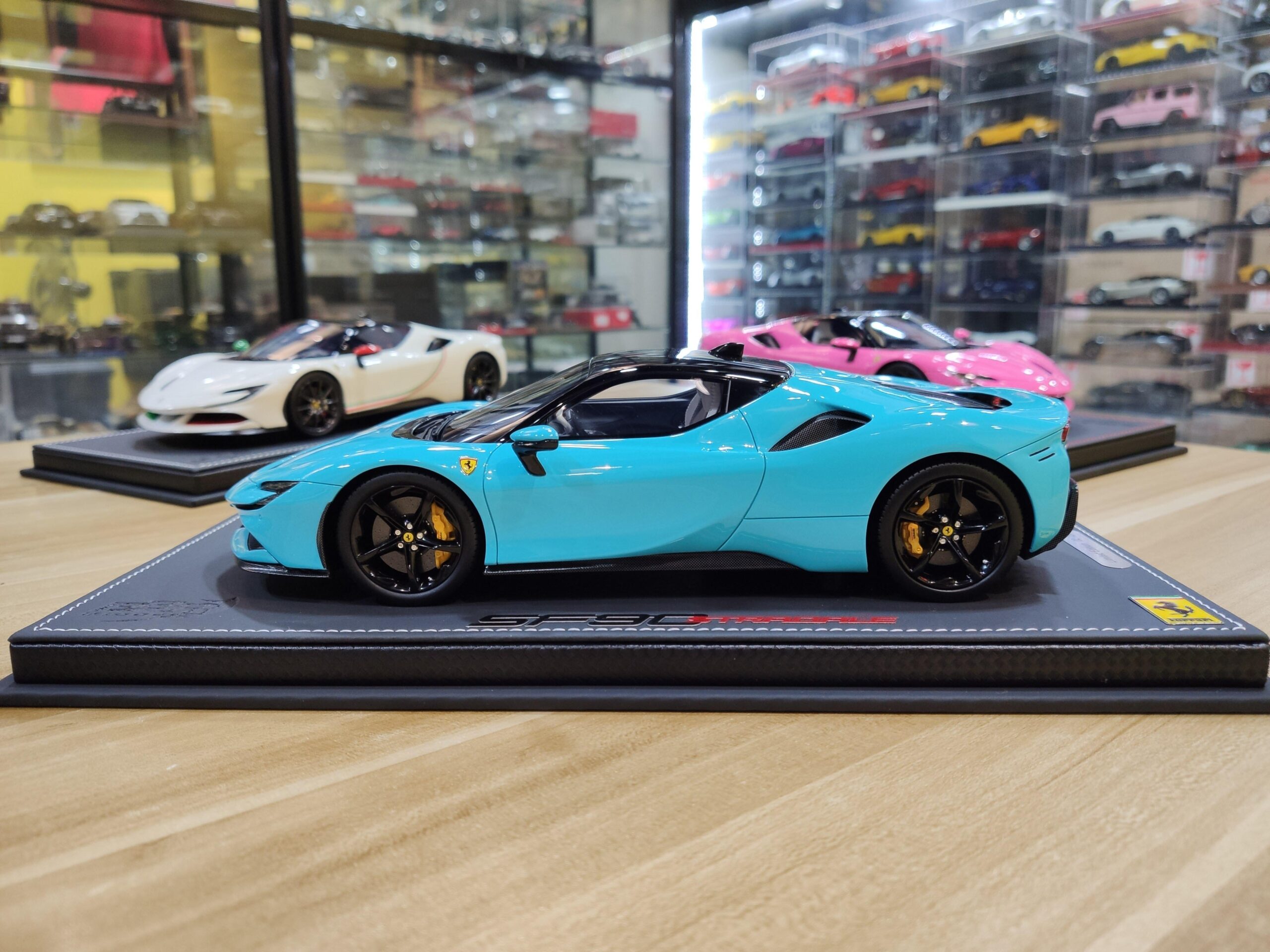 Ferrari SF90 Stradale 1-18 BBR model (15)