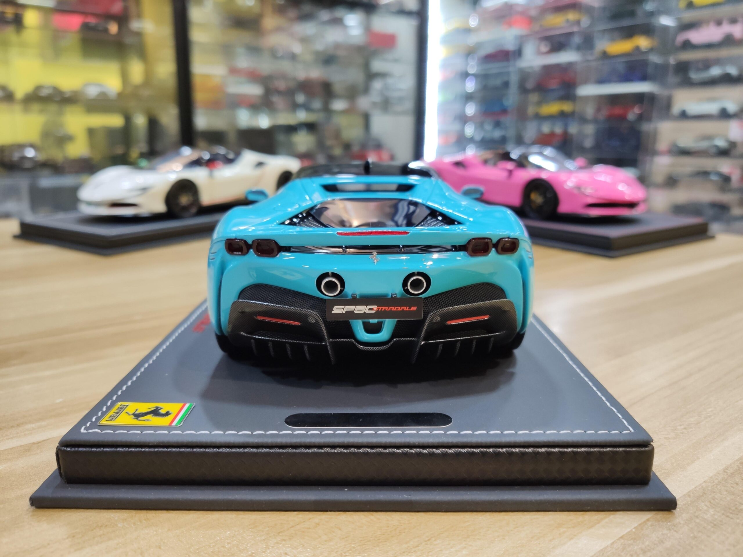 Ferrari SF90 Stradale 1-18 BBR model (8)