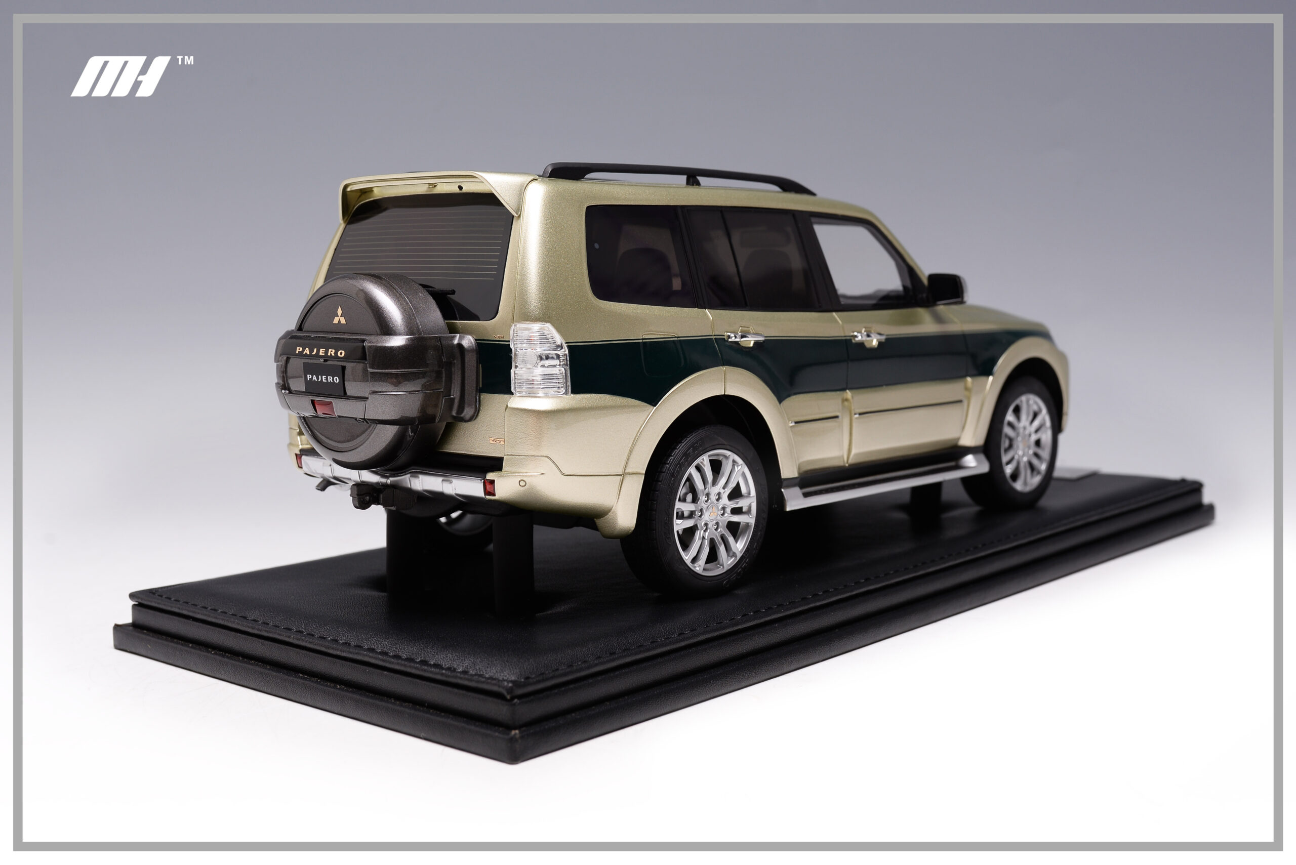 Mitsubishi Pajero 1-18 MotorHelix MH V93 (4)