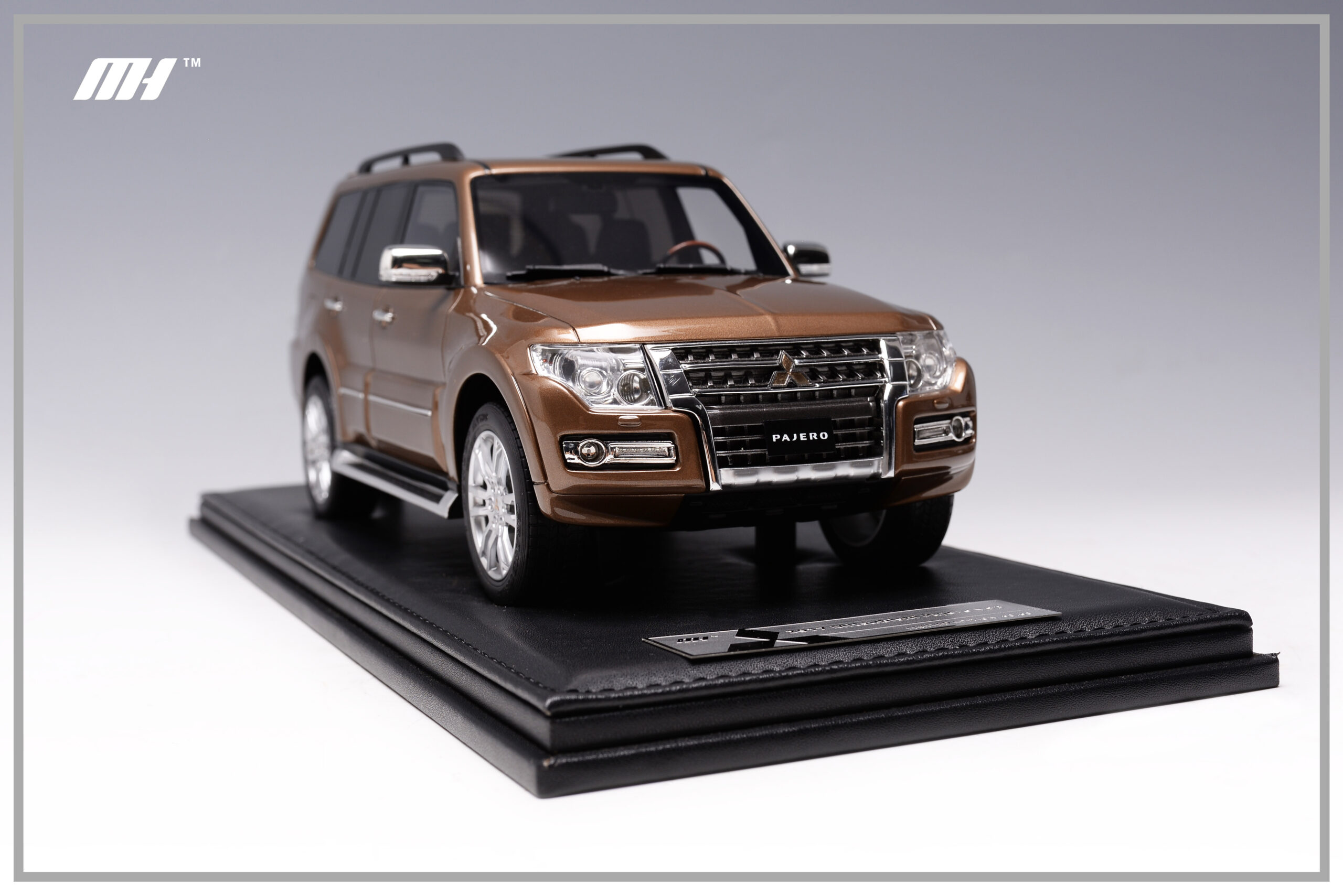 Mitsubishi Pajero 1-18 MotorHelix MH V93 (5)