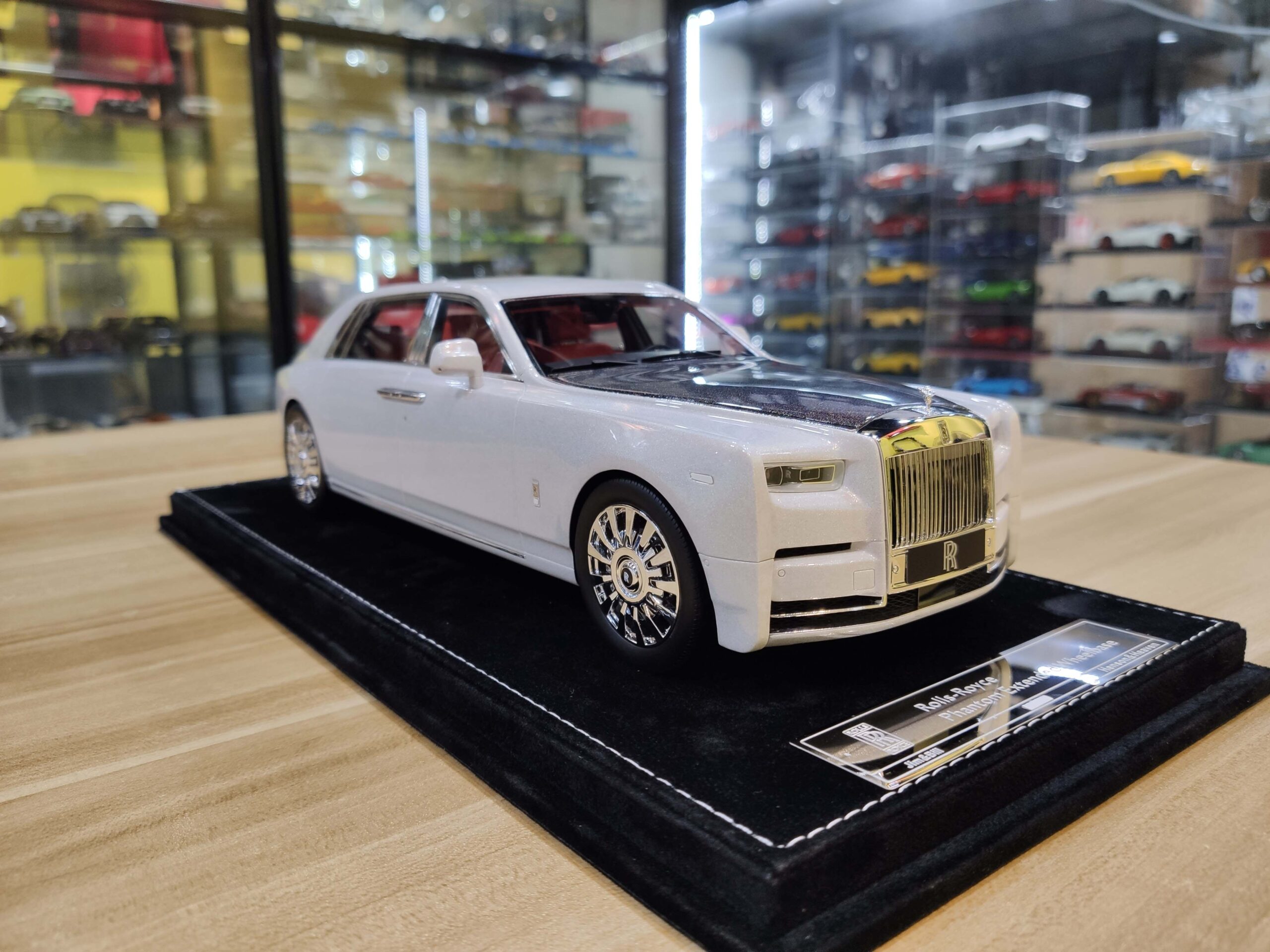 Rolls-Royce Phantom Extended Wheelbase 1-18 HH Model (10)