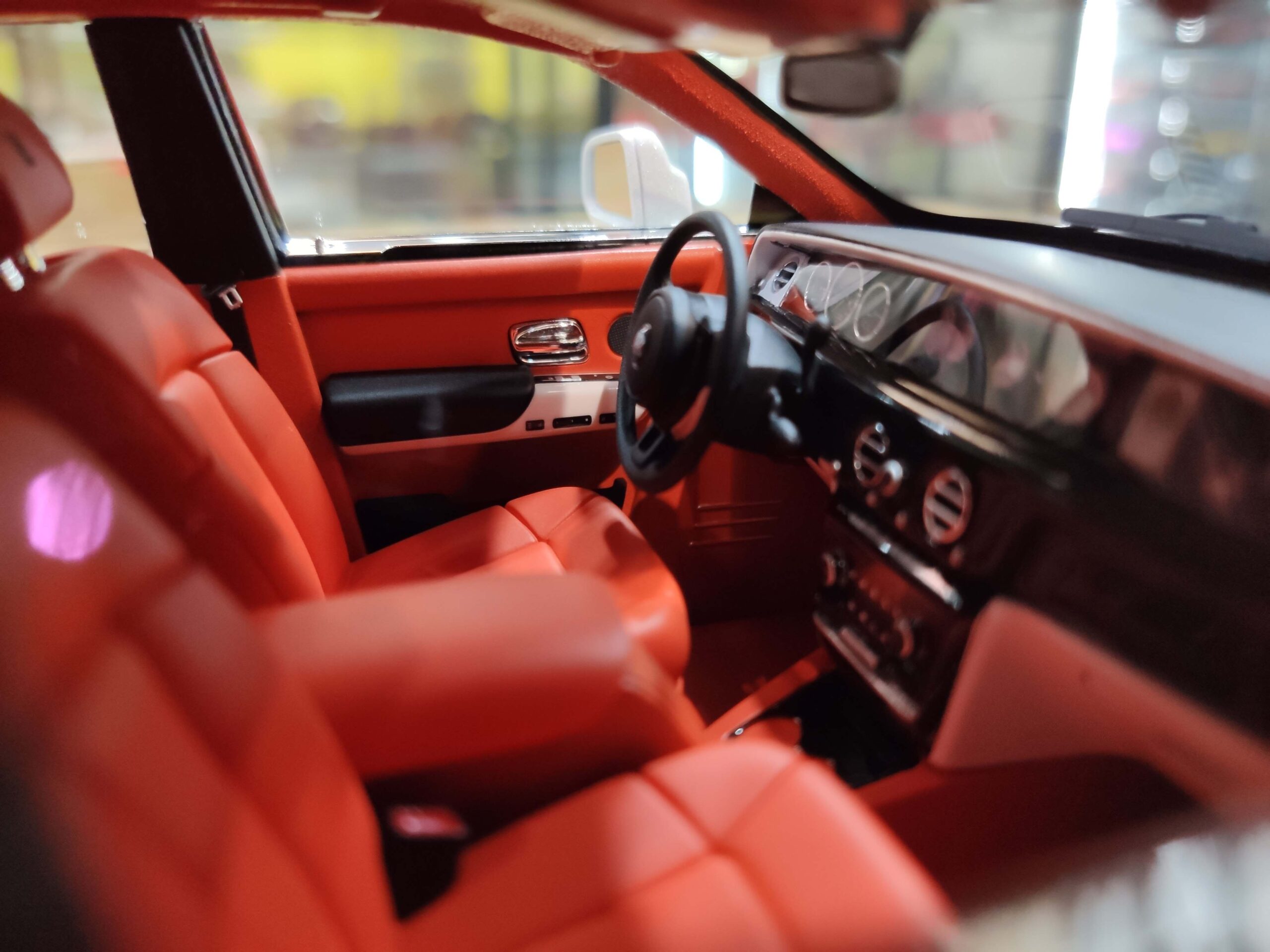Rolls-Royce Phantom Extended Wheelbase 1-18 HH Model (4)