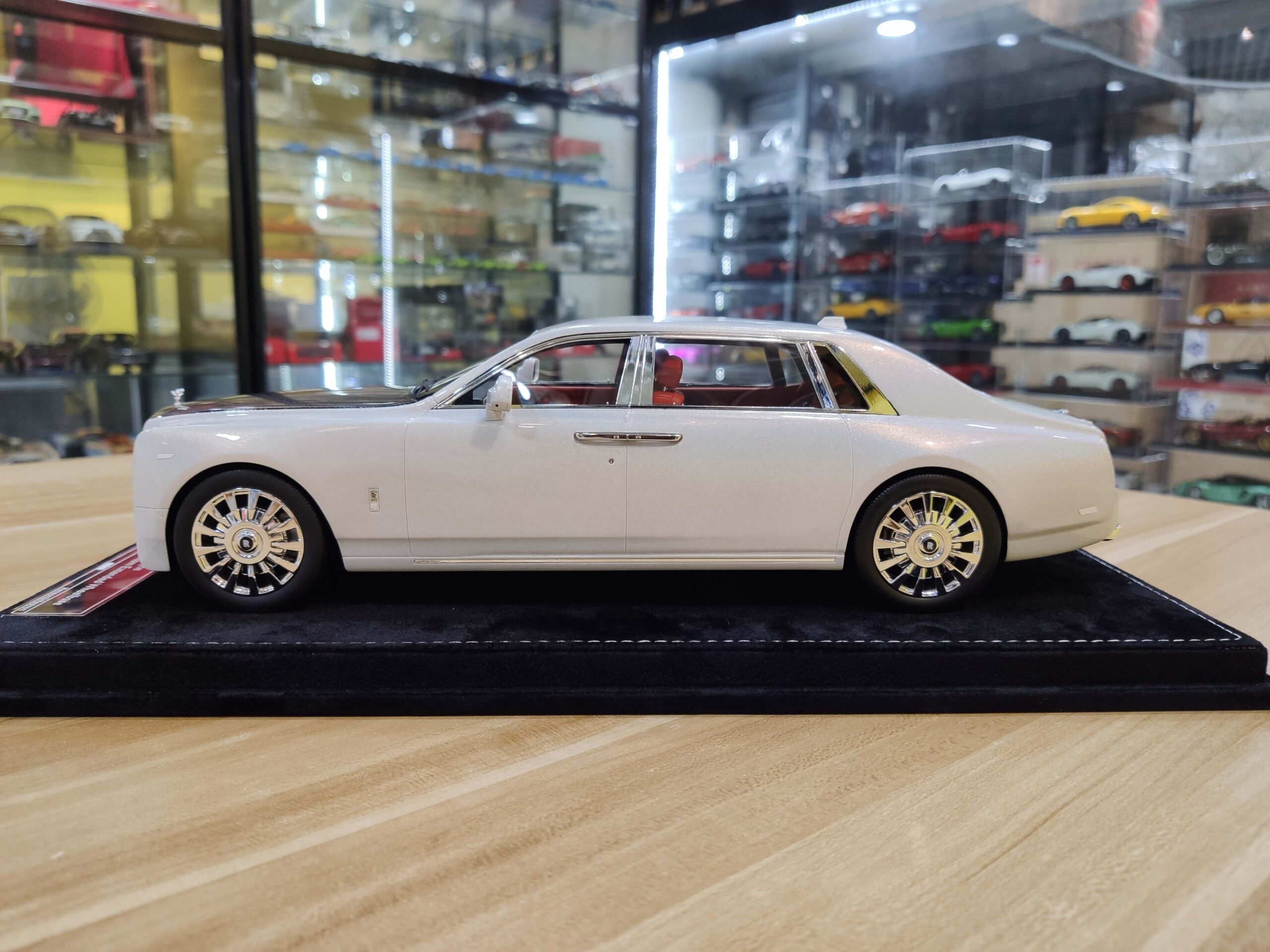 Rolls-Royce Phantom Extended Wheelbase 1-18 HH Model (5)