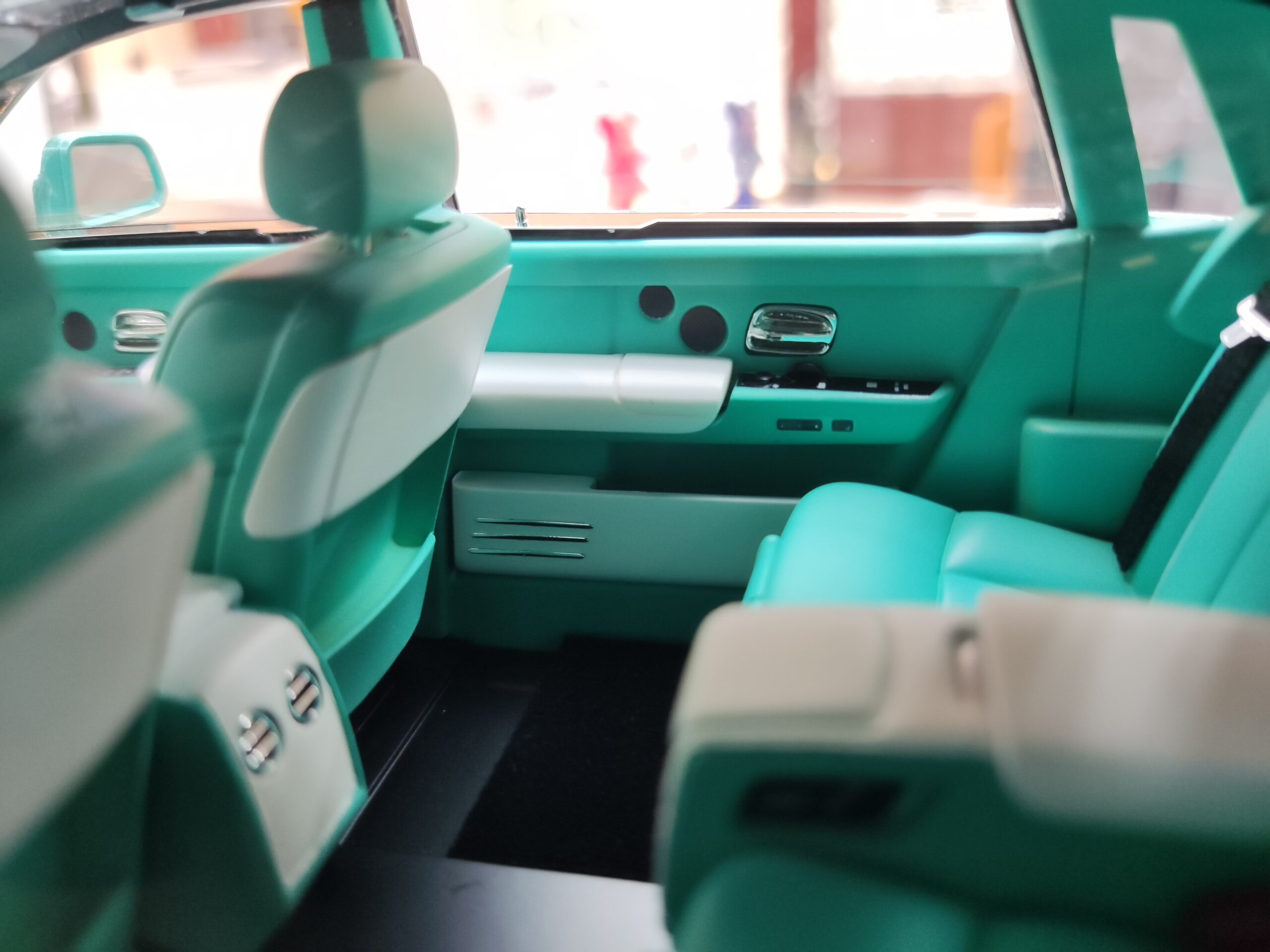 Rolls-Royce Phantom Extended Wheelbase thế hệ thứ VIII 1-18 HH Model (12)