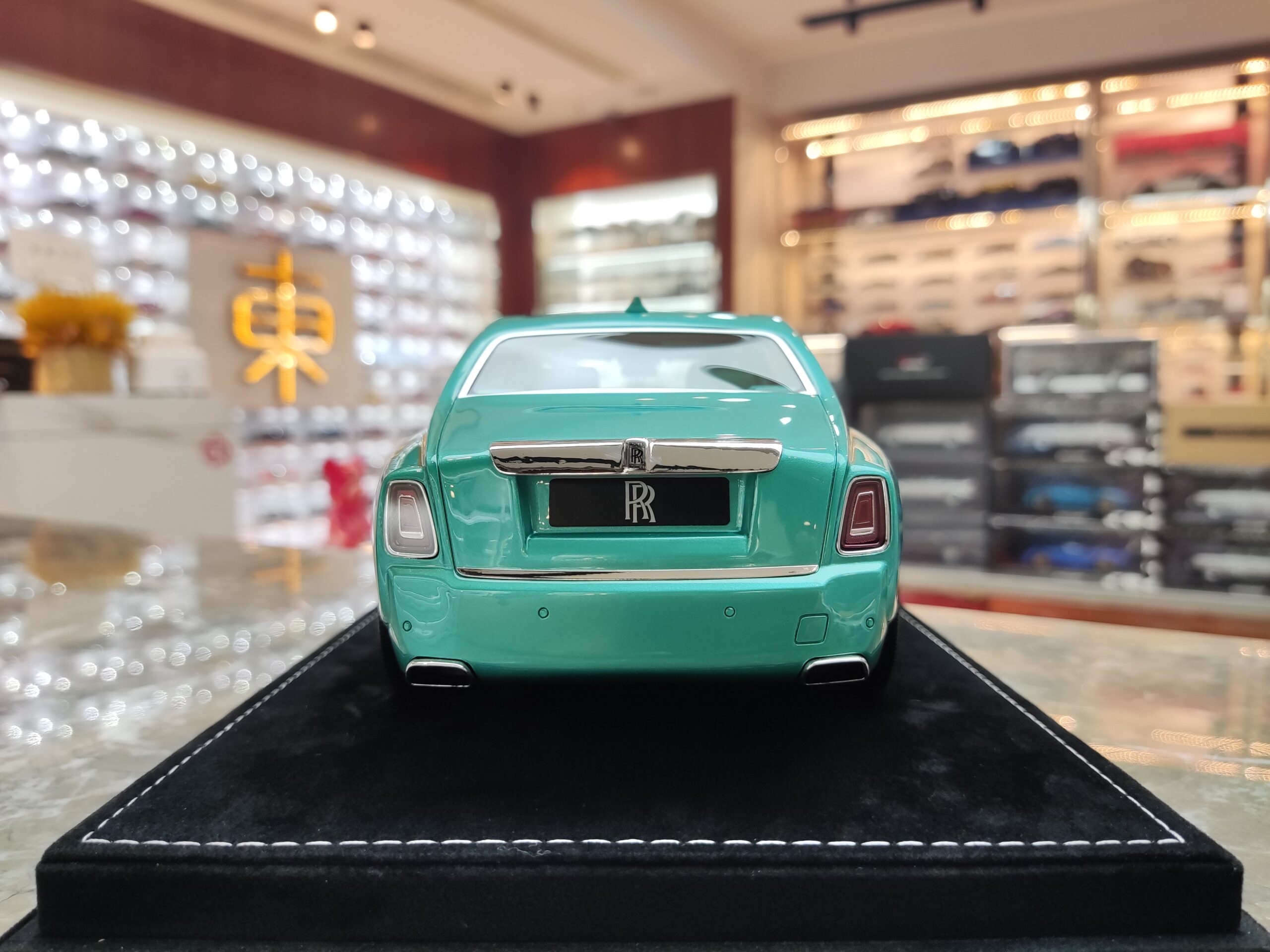 Rolls-Royce Phantom Extended Wheelbase thế hệ thứ VIII 1-18 HH Model (14)
