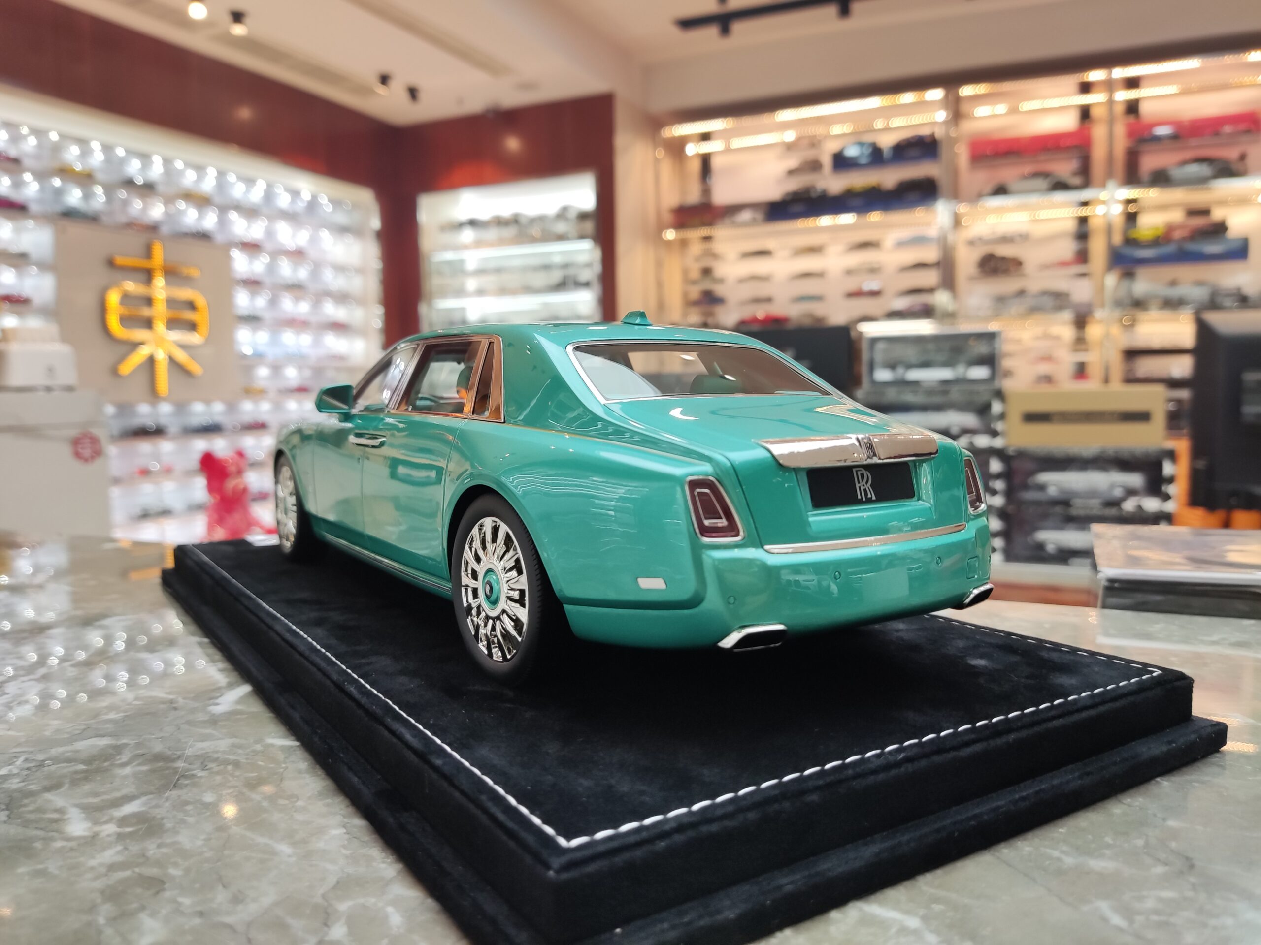 Rolls-Royce Phantom Extended Wheelbase thế hệ thứ VIII 1-18 HH Model (9)