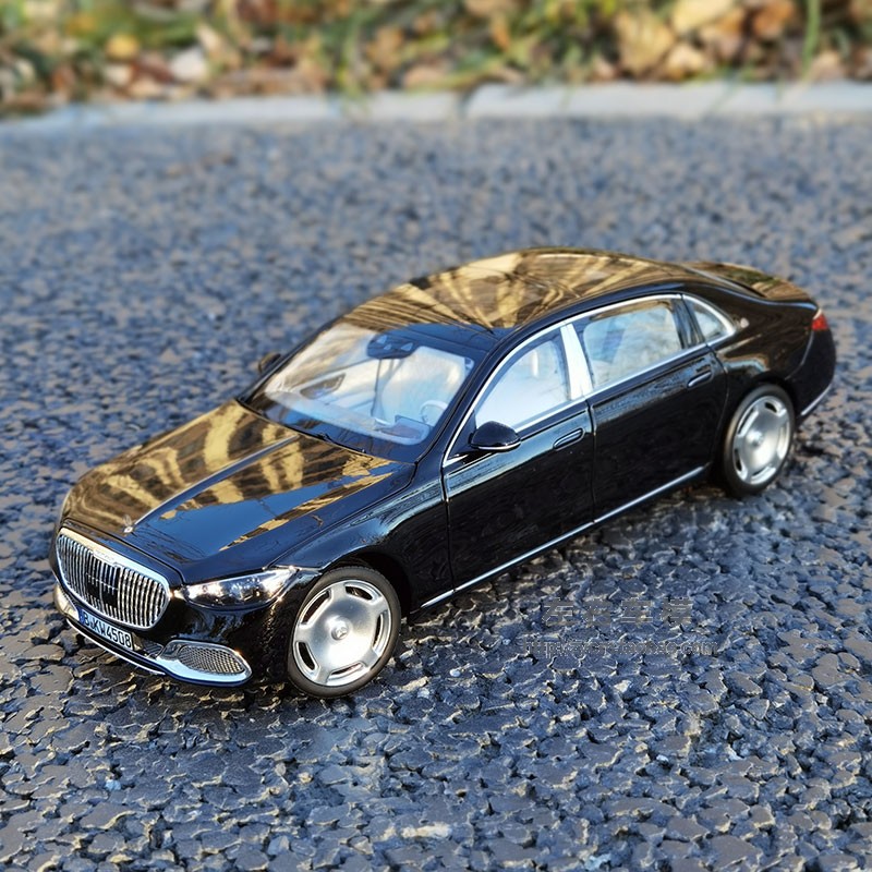 Mercedes-Benz Maybach S680 Norev 1-18 (2)