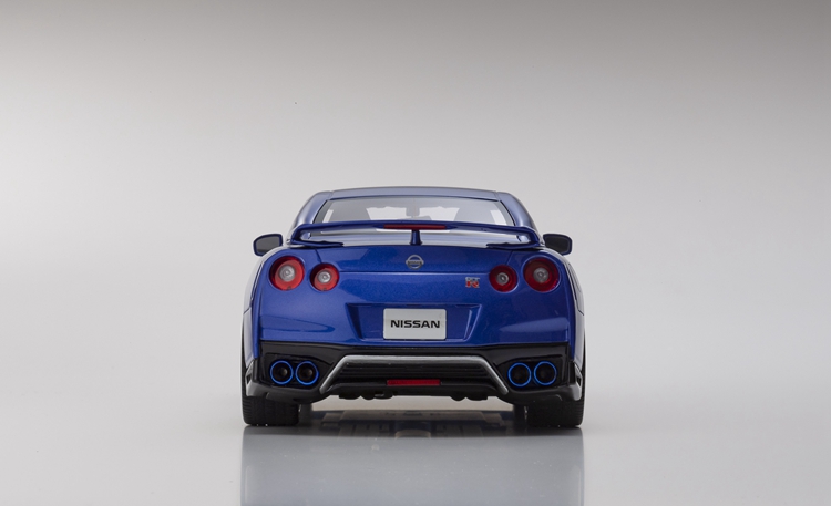Nissan GTR R35 2020 Kyosho 1-18 (2)