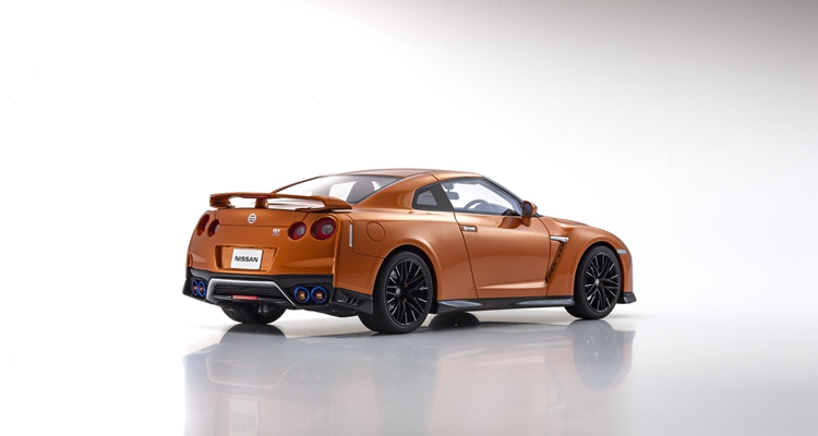 Nissan GTR R35 2020 Kyosho 1-18 (3)