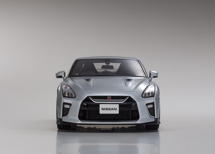 Nissan GTR R35 2020 Kyosho 1-18 (3)