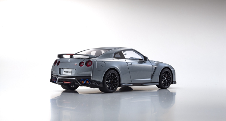 Nissan GTR R35 2020 Kyosho 1-18 (4)