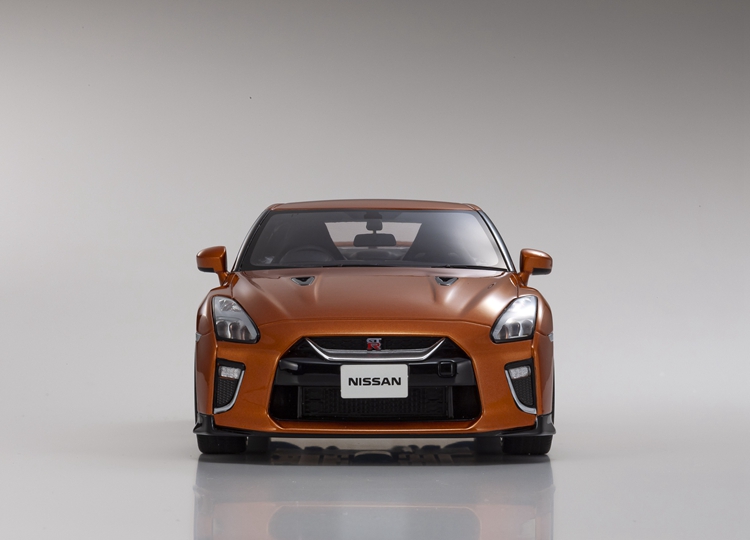 Nissan GTR R35 2020 Kyosho 1-18 (5)