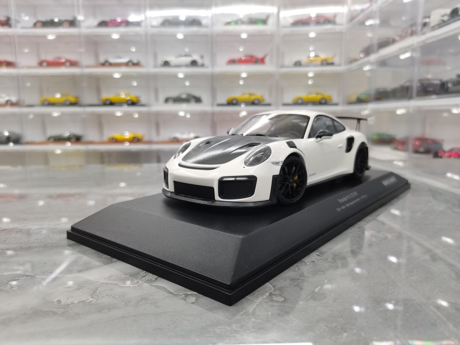 Minichamps 1/43 Porsche 911 GT2 Evo 24h Le Mans 1999 team larbre Minichamps 1/43 Porsche 911 GT2 Evo 24h Le Mans 1999 team larbre