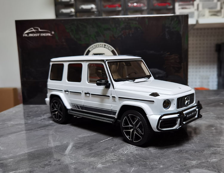 Brabus G63 Mercedes G-Klasse 4x4 Noir 1:18 – Almost Real – Modèle De Collection